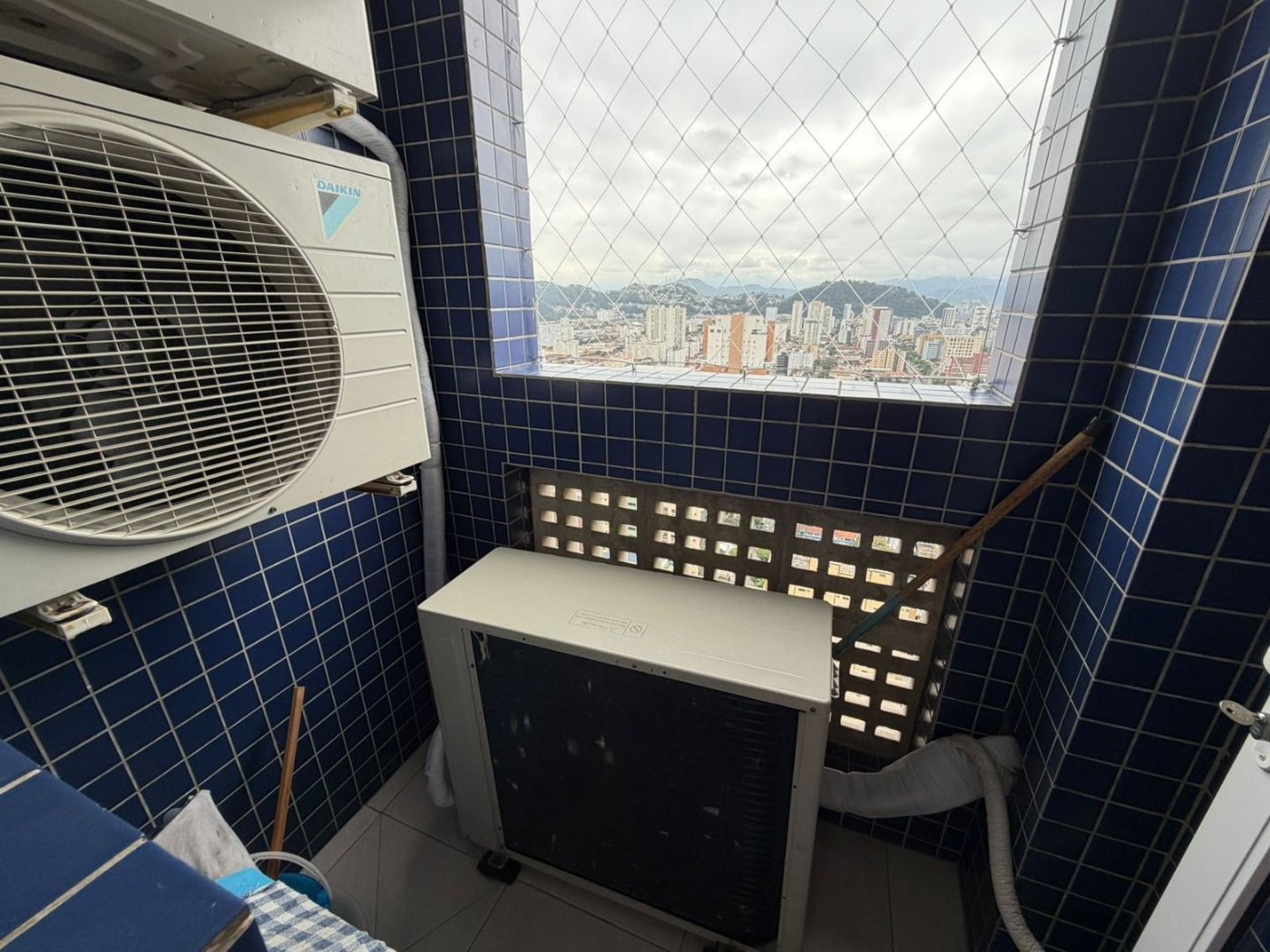 Apartamento com 2 dormitórios à venda, 83 m² por R$ 1.430.000,00 - Gonzaga - Santos/SP