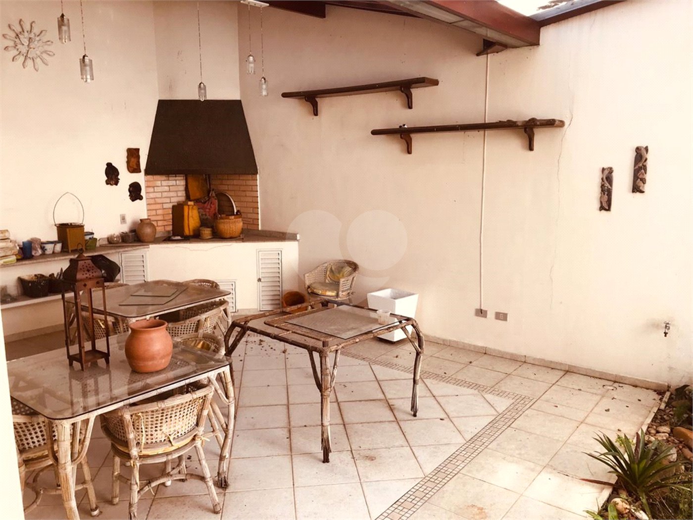 Casa à venda com 4 quartos, sendo 2 suítes, em Jardim das Vertentes, São Paulo, SP