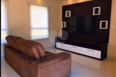 Casa à venda com 4 quartos, sendo 3 suítes, no condomínio Lago da Serra, Araçoiaba da Serra - SP