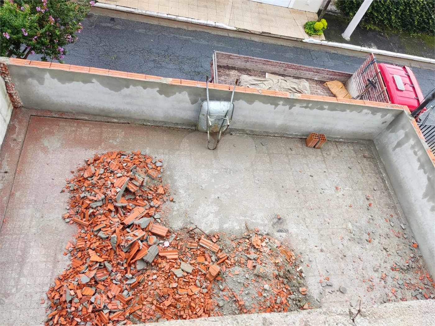 Sobrado à venda com 4 quartos, sendo 2 suítes, em Tremembé, São Paulo, SP