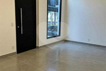 Casa à venda com 3 quartos, sendo 1 suíte, no condomínio Portal dos Sabiás, Itu - SP