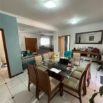 Casa à venda com 4 quartos, sendo 1 suíte, em Vila Santa Maria (vila Xavier), Araraquara, SP