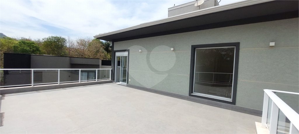 Casa à venda com 3 suítes no condomínio Figueira Garden, Atibaia - SP