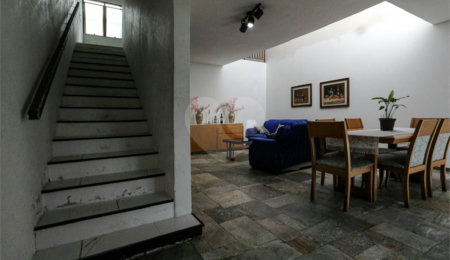 Casa à venda ou para alugar com 3 quartos, sendo 2 suítes,  no Centro, Mogi das Cruzes, SP
