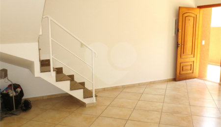 Casa à venda com 2 quartos, sendo 1 suíte,  no condomínio Tucury, São Paulo - SP