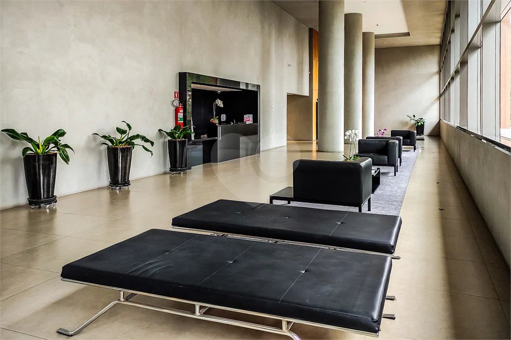 Apartamento totalmente mobiliado com ar-condicionado localizado no coração do Brooklin!!!