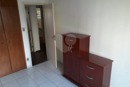 Apartamento para locação na Saúde de 80m² com 2 dormitórios.
