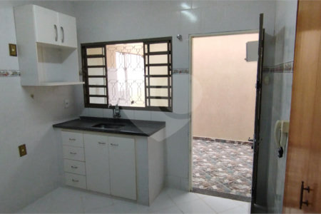 Casa térrea para venda no Planalto paraíso