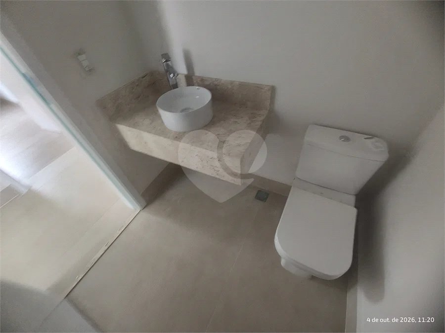 Casa exclusiva em Atibaia de alto padrão com 3 suítes, piscina, espaço gourmet, condomínio fechado, aceita financiamento
