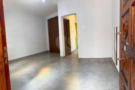 Excelente oportunidade para investidores: três casas locadas, renda mensal imediata e localização estratégica na Saúde!!