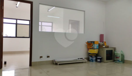 Aluga-se Sala Comercial na Vila Santa Catarina