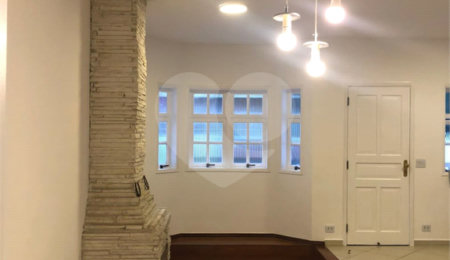 Casa à venda com 3 quartos, sendo 1 suíte,  no condomínio Village Palmas, São Paulo - SP