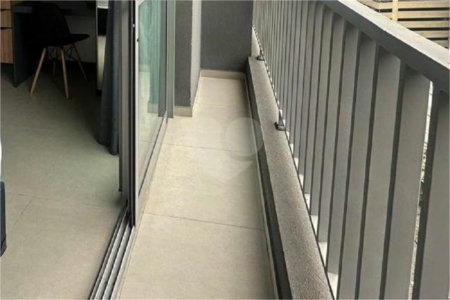 Studio de 28m2 mobiliado com sacada à venda na Bela Vista