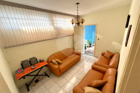 Casa 2 dormitórios Antônio Blanco