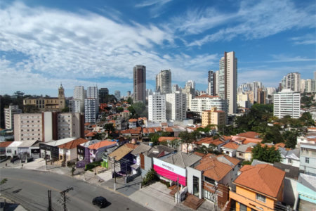 Apartamento para venda e locação na Aclimação de 108m² com 2 dormitórios e 2 banheiros, varanda