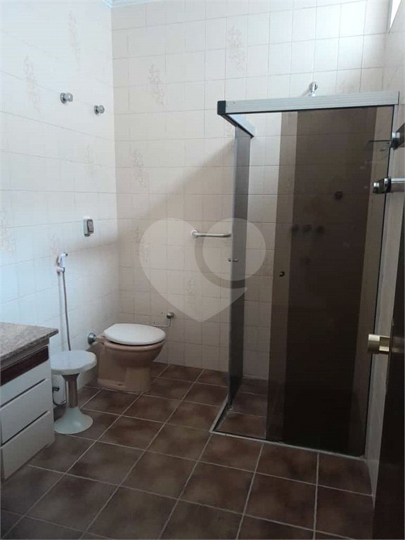 Linda casa para venda / Locação em bairro nobre