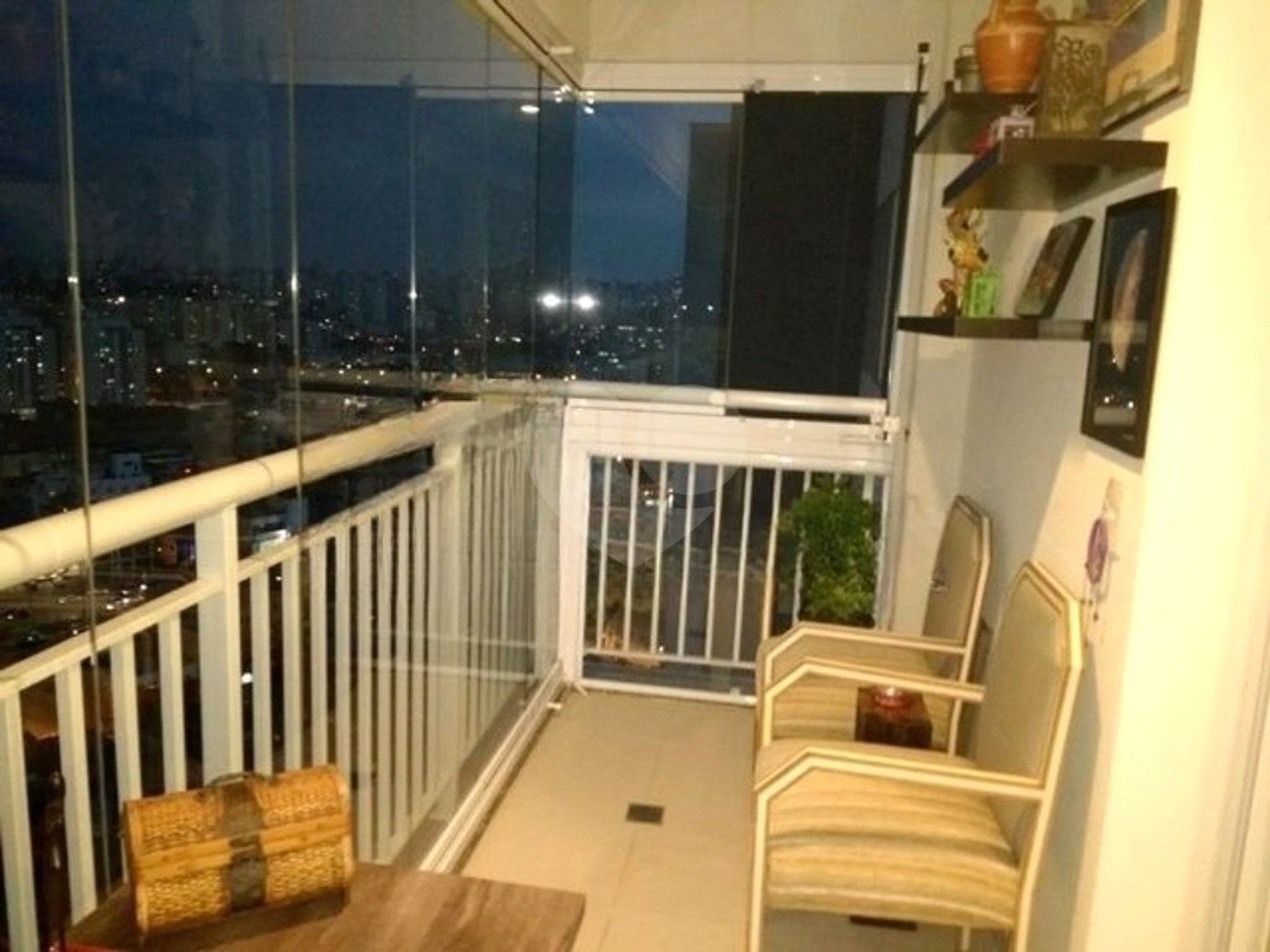 Apartamento à venda no Brás, 1 quarto, varanda, garagem, semimobiliado