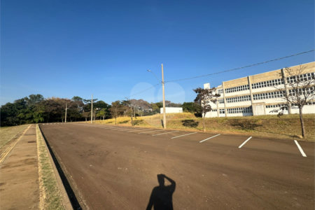 Terreno comercial de 1.685m2 á venda, em Parque Tecnológico Damha II.