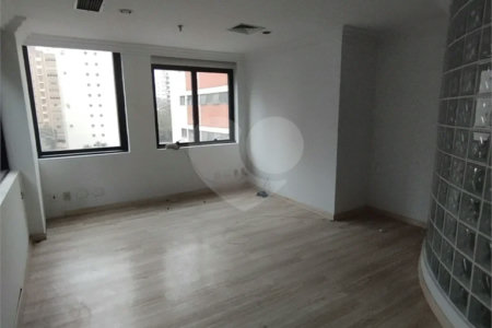 Sala comercial para locação no Jardim Paulista, 90 m², 2 vagas de garagem