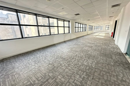 Conjunto comercial à Venda ou Locação na República com 376,56 m² de área útil 10 vagas