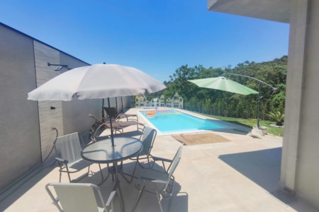 Casa à venda com 3 quartos, sendo 1 suíte,  em Condominio Quintas da Boa Vista, Atibaia, SP