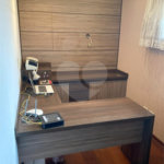 Casa Térrea com Acabamento em Tijolo Aparente e Quintal Amplo - Próximo ao Shopping Iguatemi