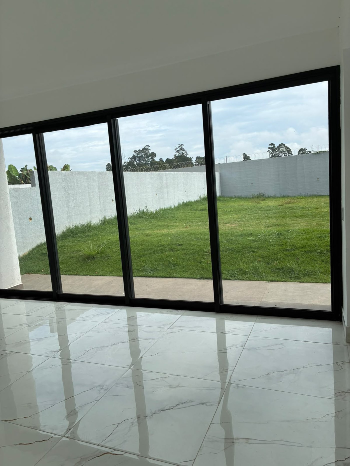 Sobrado à venda com 3 quartos, sendo 1 suíte, em Parque Rizzo, Cotia - SP