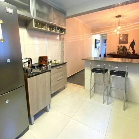 Sobrado à venda com 3 quartos, sendo 1 suíte, em Jardim Sarah, São Paulo - SP