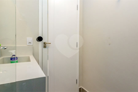 Sobrado à venda com 3 quartos, sendo 1 suíte, em Cidade Monções, São Paulo, SP