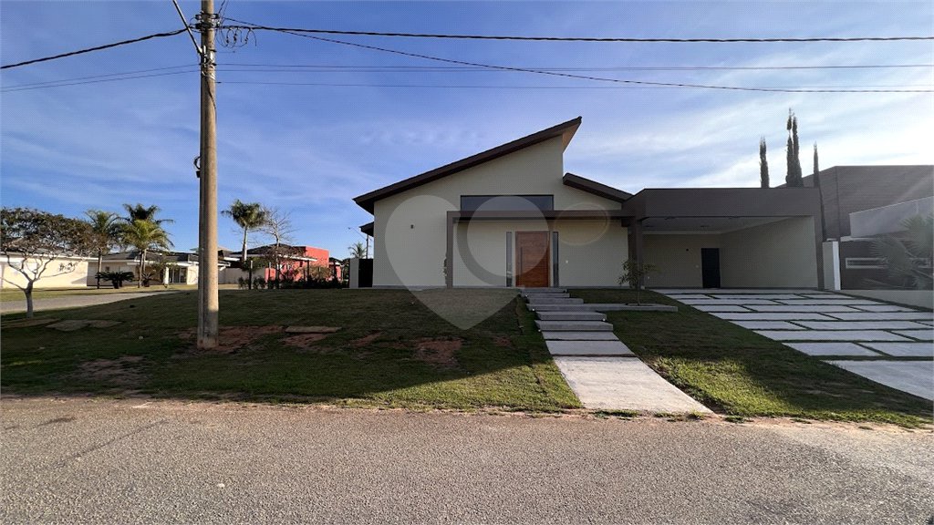 Casa à venda com 3 suítes no condomínio Village Ipanema 1, Araçoiaba da Serra - SP
