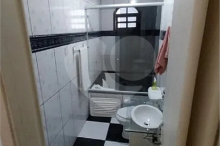 Sobrado à venda com 4 quartos, sendo 1 suíte, em Vila Prel, São Paulo, SP