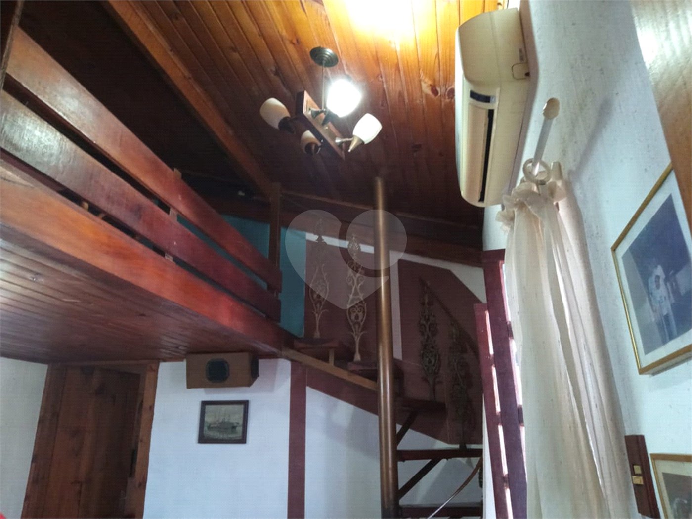 Sobrado à venda com 3 quartos, sendo 1 suíte,  em Vila Caputera, Mogi das Cruzes, SP