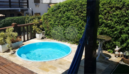 Casa em condomínio à venda com 3 quartos, sendo 2 suítes,  em Alto de Búzios, Armação dos Búzios, RJ