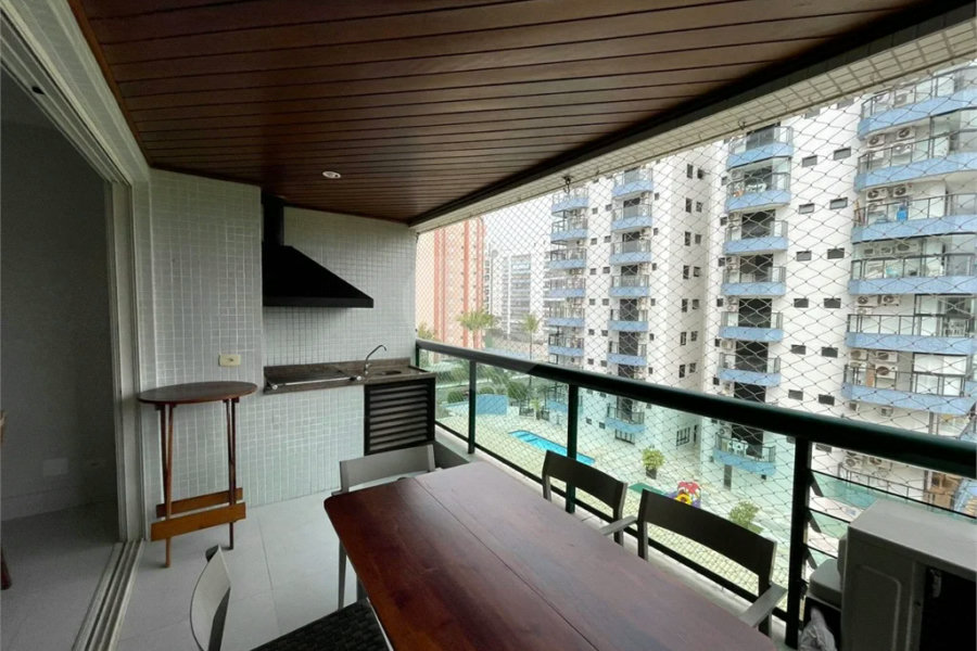 Apartamento à venda com 3 quartos, sendo 1 suíte,  em Riviera de São Lourenço, Bertioga, SP