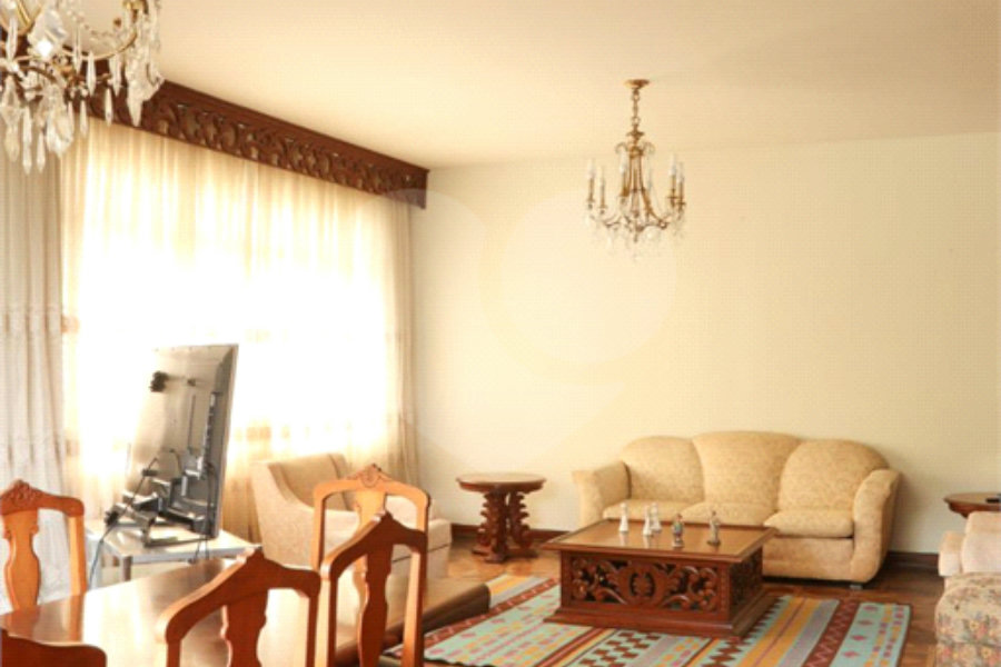 Casa à venda com 3 quartos no condomínio Paderewsky, São Paulo - SP