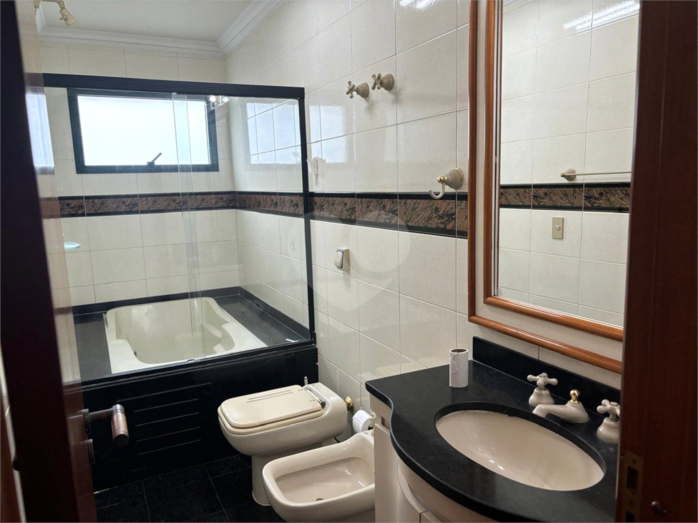 Apartamento à venda com 3 quartos, sendo 1 suíte,  em Santana, São Paulo, SP