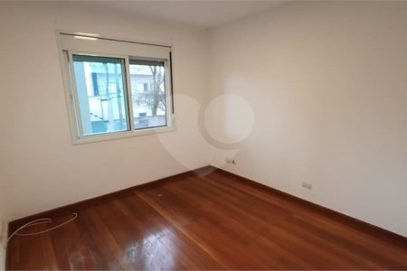 Sobrado à venda com 4 suítes em Moema, São Paulo, SP