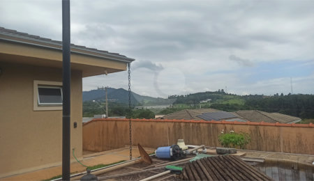 Casa à venda com 3 quartos, sendo 1 suíte,  no condomínio Serra da Estrela, Atibaia - SP