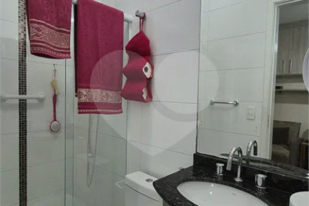 Casa à venda com 2 suítes no condomínio Simão Machado, São Paulo - SP