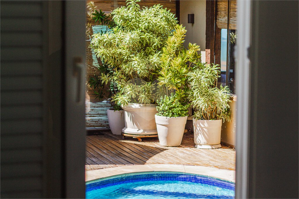 Casa em condomínio à venda com 6 quartos, sendo 5 suítes,  em Praia Rasa, Armação dos Búzios, RJ