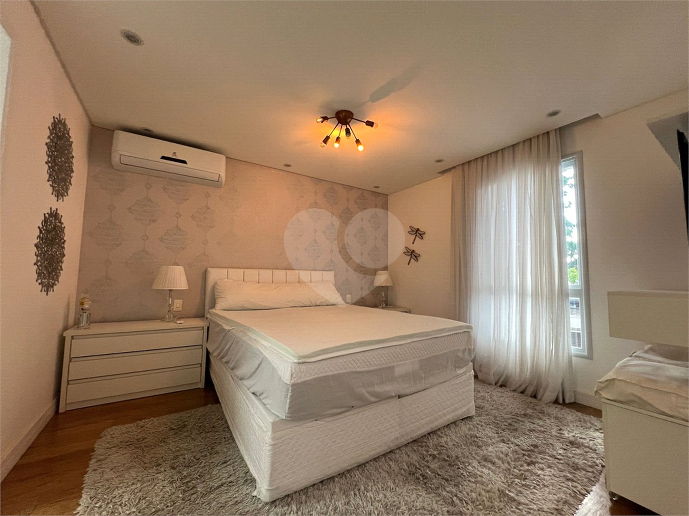 Casa à venda com 4 quartos, sendo 3 suítes,  no condomínio Domus, São Paulo - SP