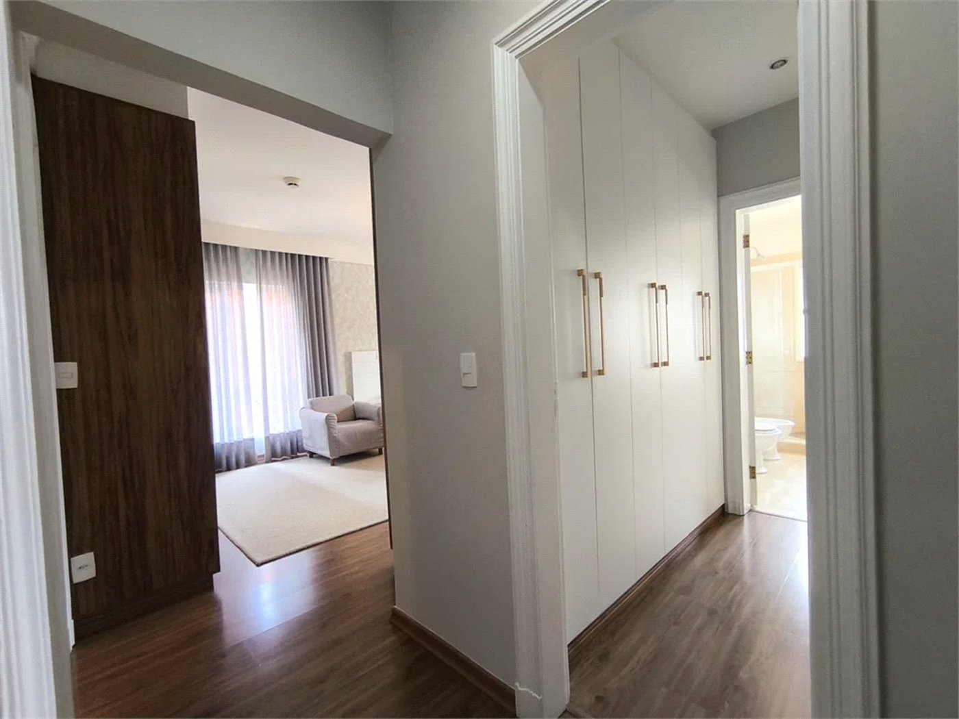 Casa à venda com 5 quartos, sendo 4 suítes, em Cidade Jardim, São Paulo, SP
