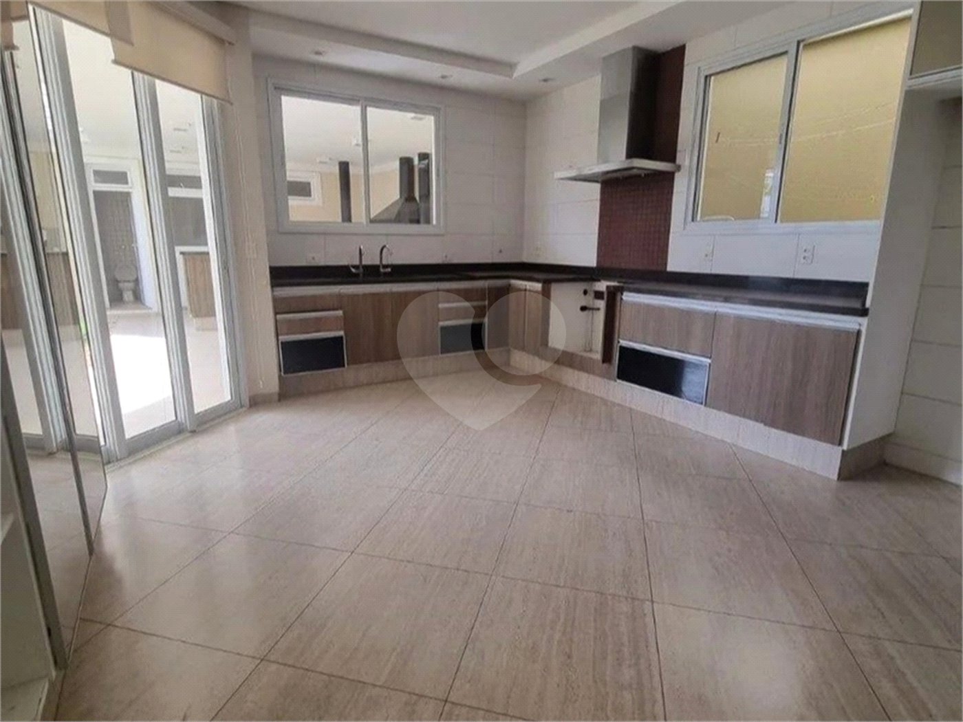 Casa à venda com 4 suítes no condomínio Mont Blanc, Sorocaba - SP