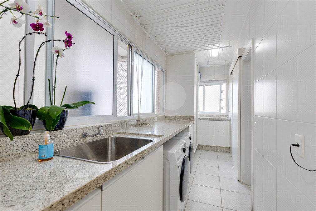 Apartamento à venda com 4 quartos, sendo 2 suítes, em Campo Belo, São Paulo, SP