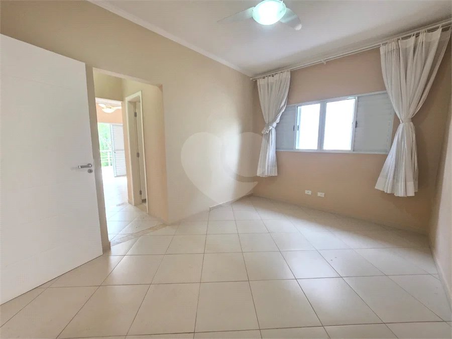 Casa à venda ou para alugar com 3 quartos, sendo 1 suíte, no condomínio Terras de São Francisco, Vinhedo - SP