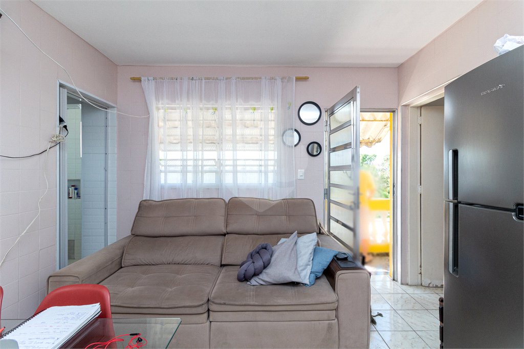 Casa à venda com 3 quartos, sendo 1 suíte, em Jardim Paris, São Paulo, SP