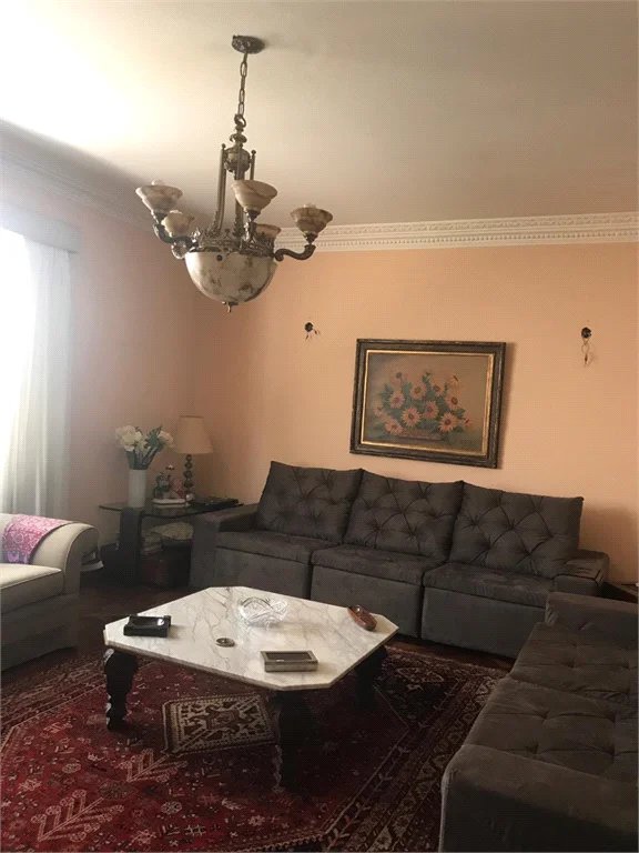 Casa à venda com 4 suítes em Jardim Leonor, São Paulo, SP
