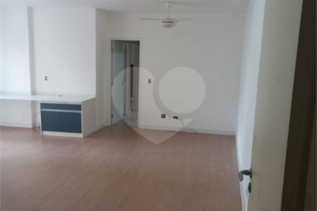 Apartamento à venda com 3 quartos, sendo 1 suíte,  em Vila Olímpia, São Paulo, SP