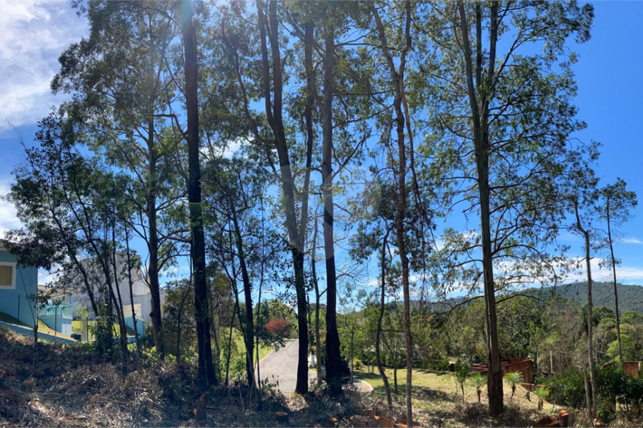Terreno à venda no condomínio Suíça da Cantareira, Mairiporã - SP