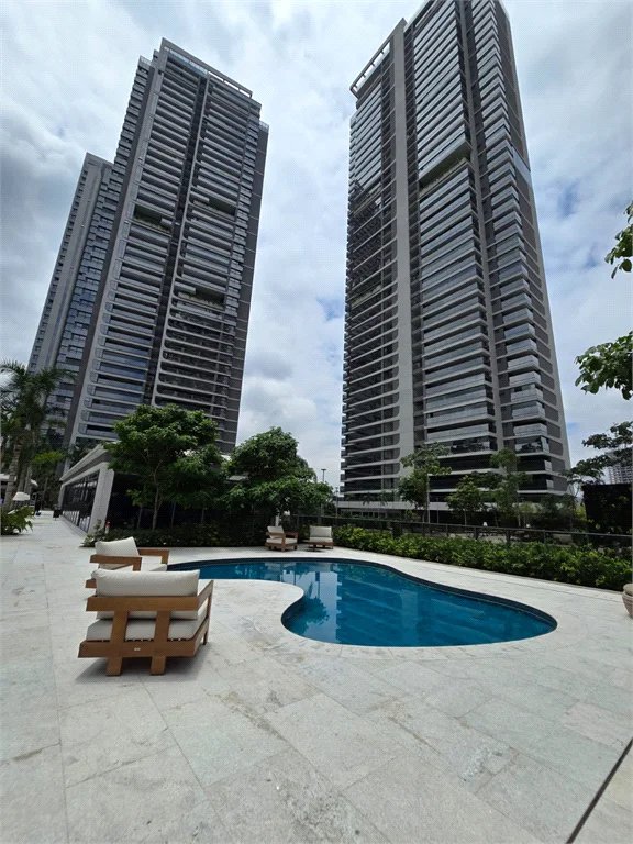 Apartamento à venda com 2 suítes em Jardim Morumbi, São Paulo, SP